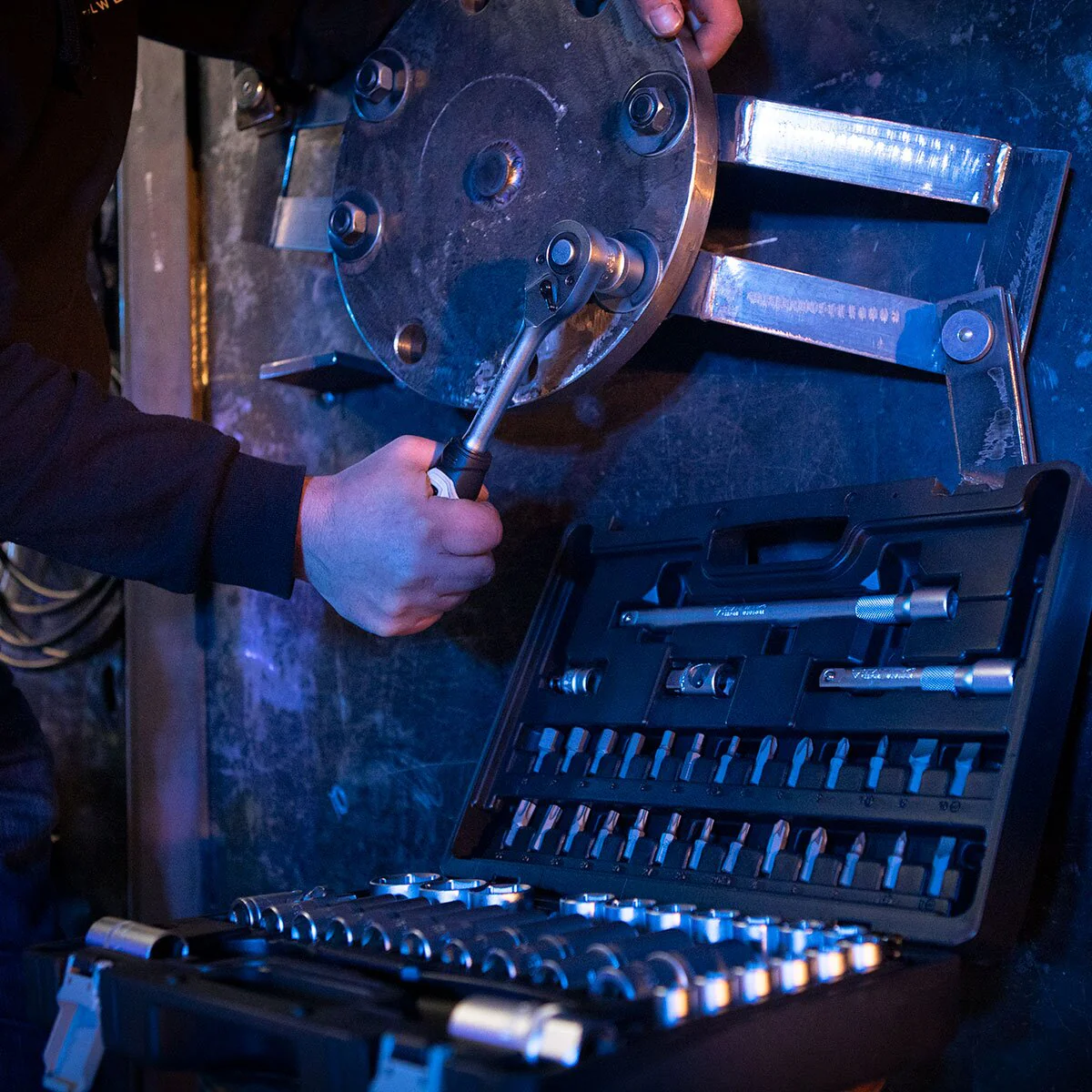 STAHLWERK 60-teiliger Profi-Ratschenkasten mit 1/2 Zoll Umschaltknarre aus Chrom- Vanadium-Stahl 72 Zähne inklusive Steckschlüssel- und Bit-Set S2-Stahl - Image 13