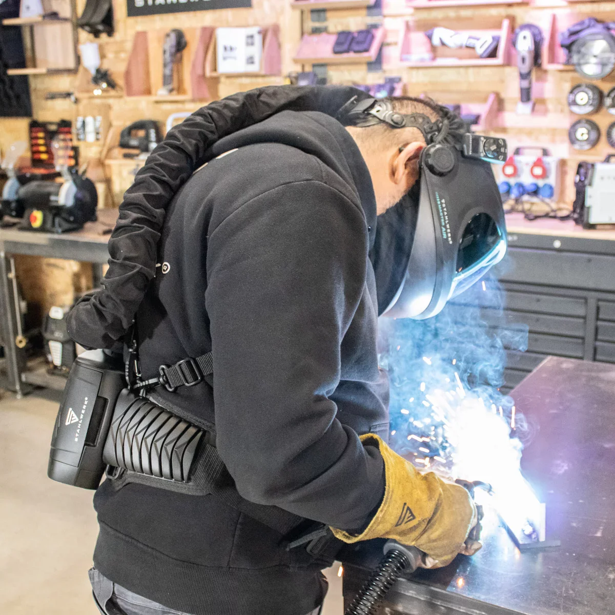 STAHLWERK 3-in-1 Automatik-Schweißhelm MASTER AIR | Schweißhelm mit Frischluftzufuhr | Bluetooth-Fernsteuerung | True-Colour-Farbwiedergabe | Abdunkelung DIN 4 bis DIN 14 | Optische Klasse 1/1/1/1 - Image 17